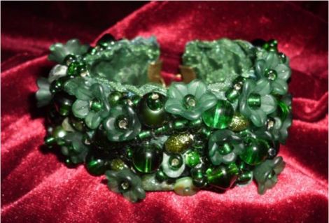 bratara din pietre de jad si murano verde tesute