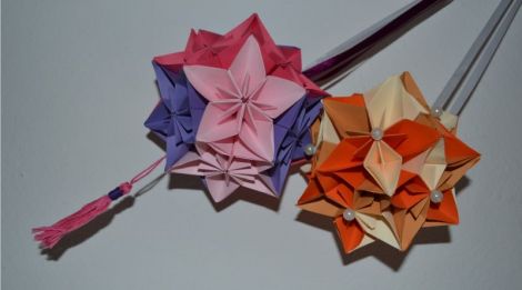 Globuri din flori origami