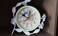 Ceas alb model vintage