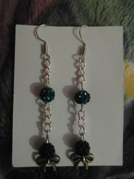 Cercei cu margele rhinestone si charm fundita