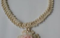 colier dantela crosetata stil vintage