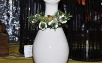 Vaza alba din ceramica cu gat elegant MEDIE