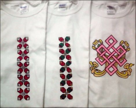 Tricou pictat manual