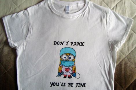 Tricou pictat manual