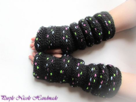 REZERVATManusi fara degete crosetate Spotted Black