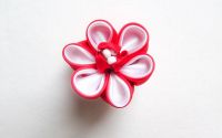 Brosa Bujorel - floare textila kanzashi
