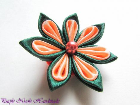 Brosa Sansa  - floare textila kanzashi