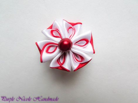 Brosa Eva - floare textila kanzashi