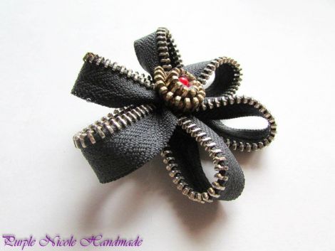 Brosa Black Dahlia - fermoar negru