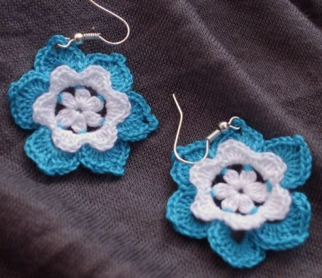 Cercei floricele turquoise