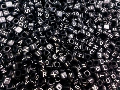 Margele negre litere alfabet mix cub 6 mm 100 buc