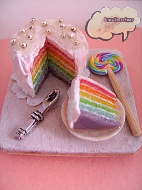 Magnet de frigider Rainbow Cake