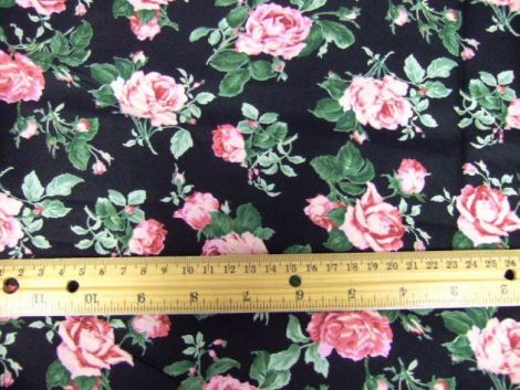 Roses Black R