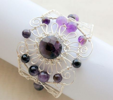 Bratara Purple Flower