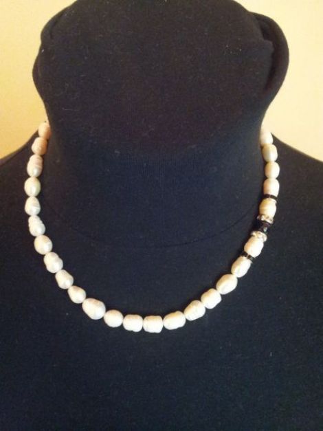 Colier din perle de cultura si agate