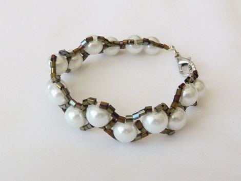 Bratara impletita din perle de sticla