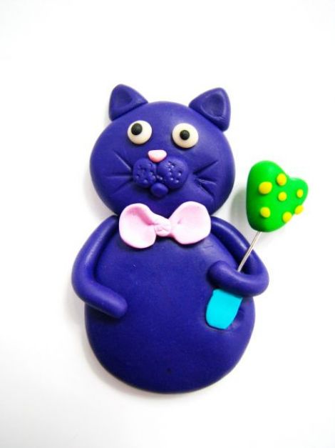 Brosa purple cat