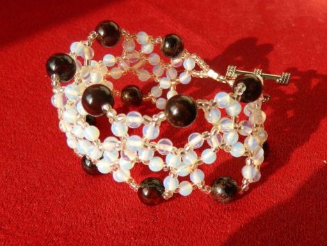 Bratara impletita granat-opalit