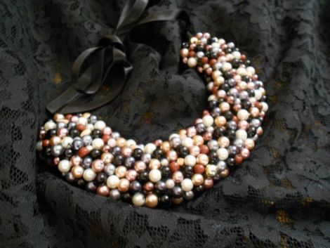 Colier handmade perlute aurii