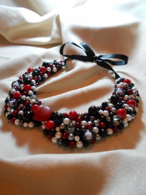 Colier handmade perlute red and black
