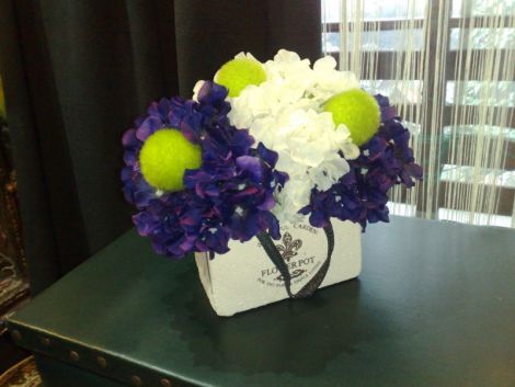 Aranjament flori artificiale - hortensii mov+albe