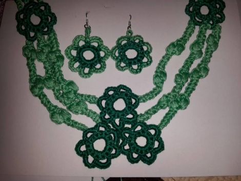 Set crosetat colier si cercei handmade verde