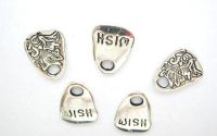 CHARM ARGINTIU DROP INSCRIPTIONAT "WISH" 18MM