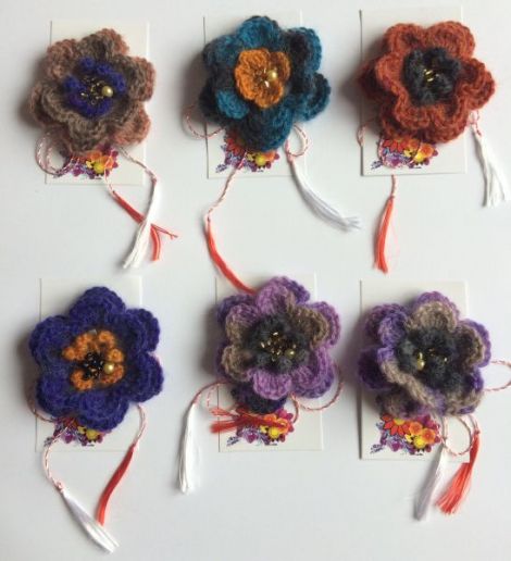 Martisor crosetat floare cu margele