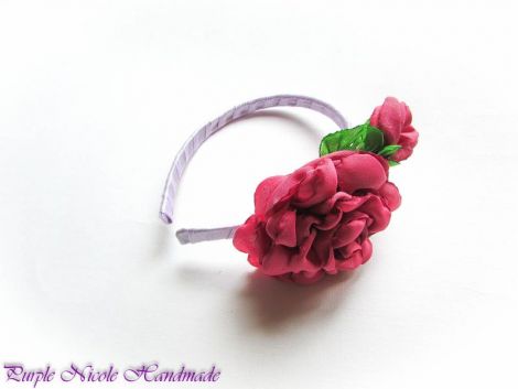 Lola - cordeluta trandafir boboci frunze satin