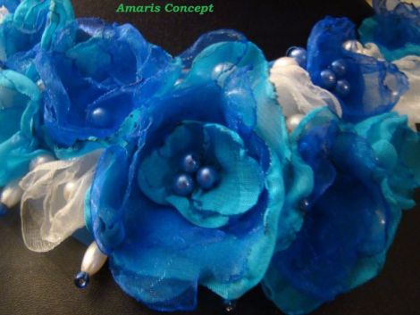 Colier flori textile