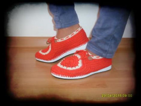 Pantofi crosetati