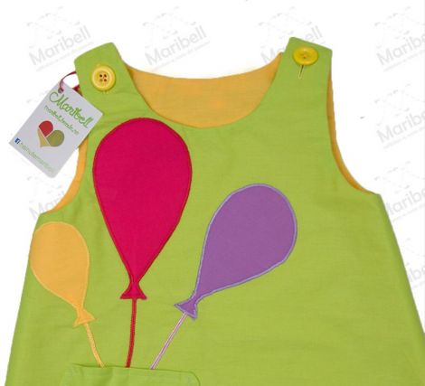 Rochie verde cu baloane colorate