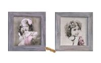 Tablou Vintage Fetita cu Trandafiri