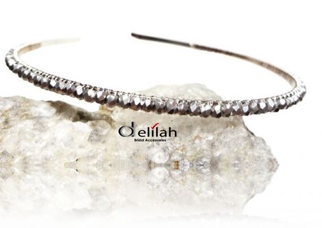 Tiara mirese cu cristale argintii