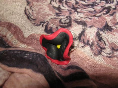 inel i love flowers rosu