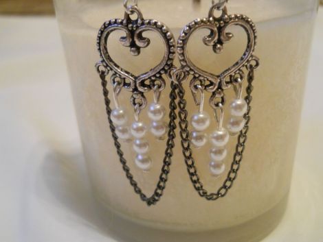 cerceiwhite pearls