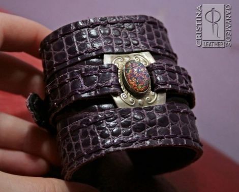 BRATAR CU ORNAMENT PIATRA