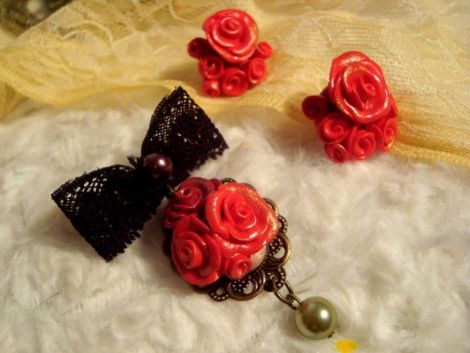 Set Vintage charm  brosa si cercei cu surub 