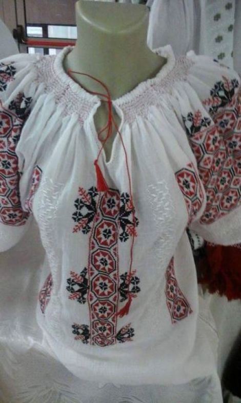 Ie - camasa traditionala romaneasca 6