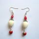 cercei coral alb si howlite rosu 