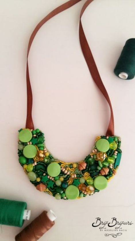Colier verde statement