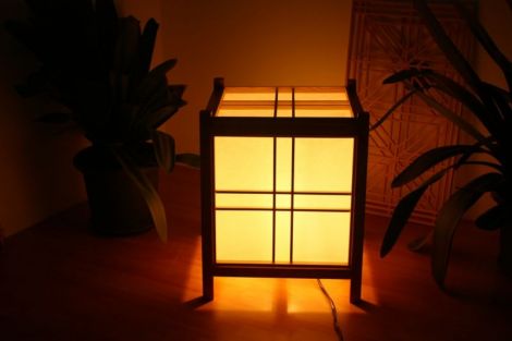 Lampadar veioza in stil japonez