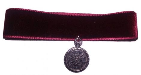 Choker In Time Red
