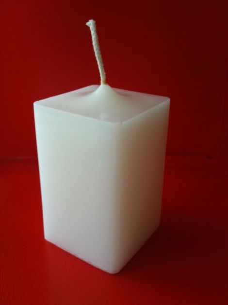 lumanare patrata alba