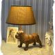 LAMPA DE MASA CU UN BULDOG 