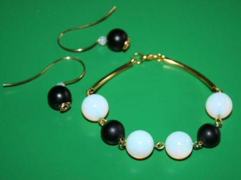 set bratara si cercei - alb si negru