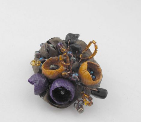 Mov flower brooch
