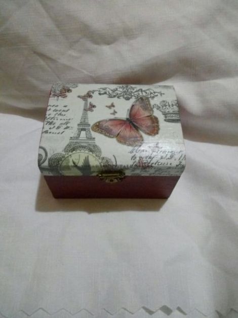 Cutie din lemn realizata handmade