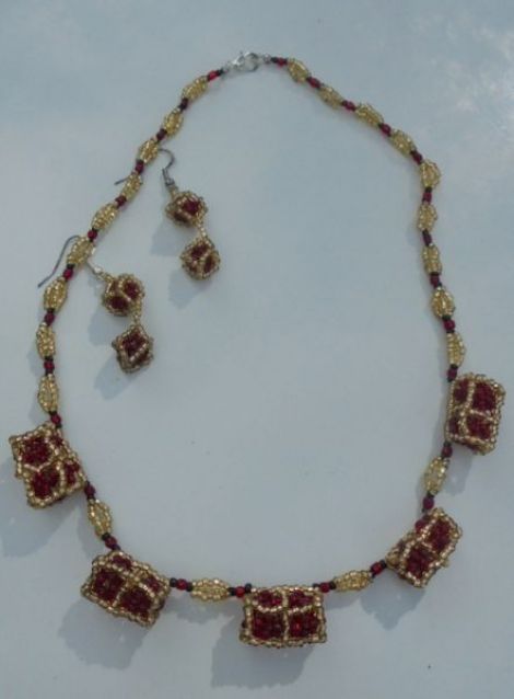 Set cub auriu colier cercei