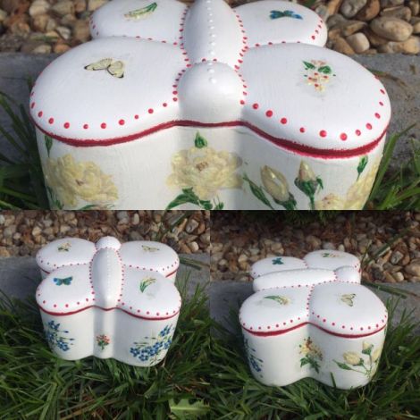 Caseta din ceramica